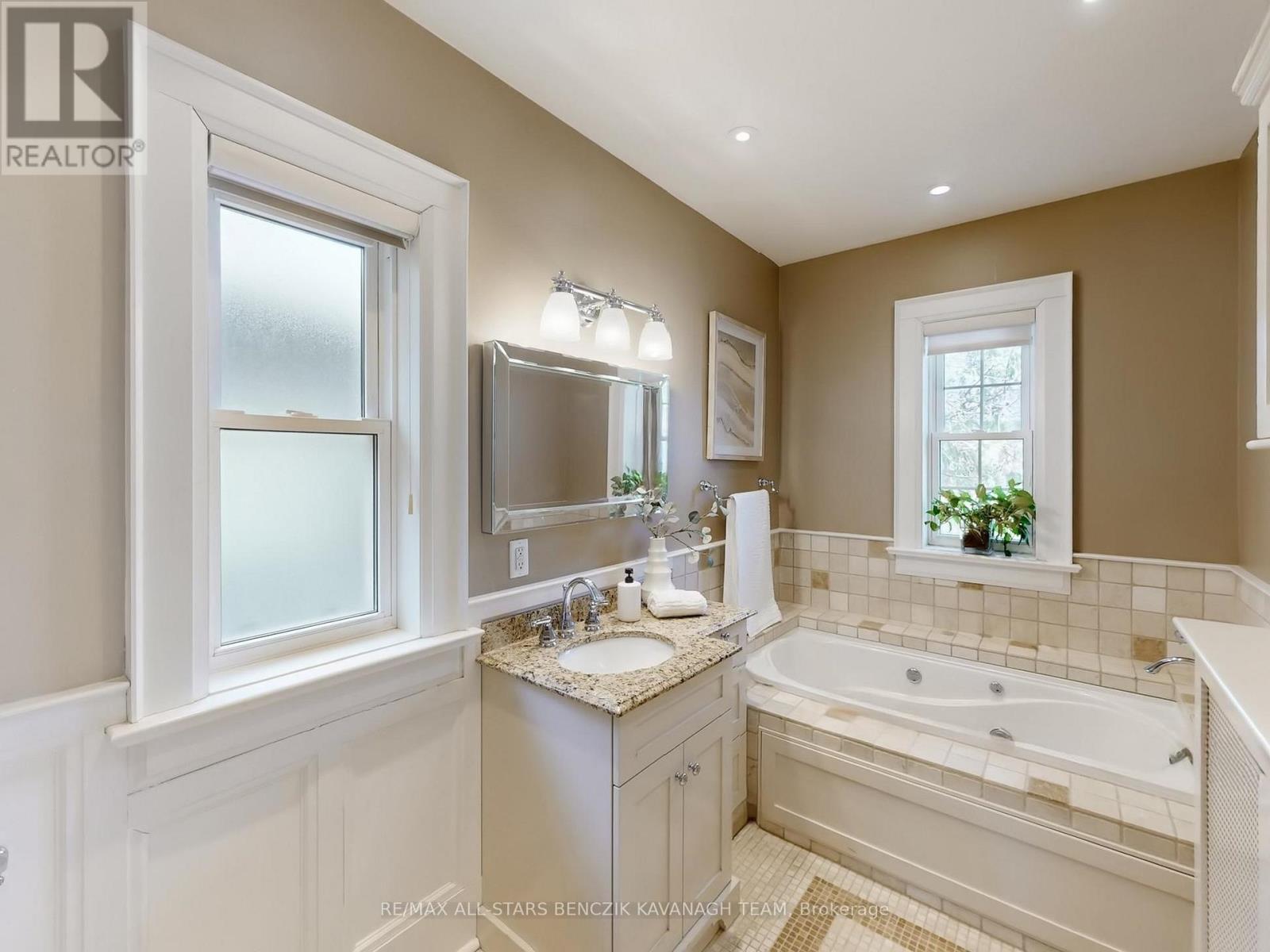 128 Annette Street, Toronto, Ontario  M6P 1P2 - Photo 22 - W12996808