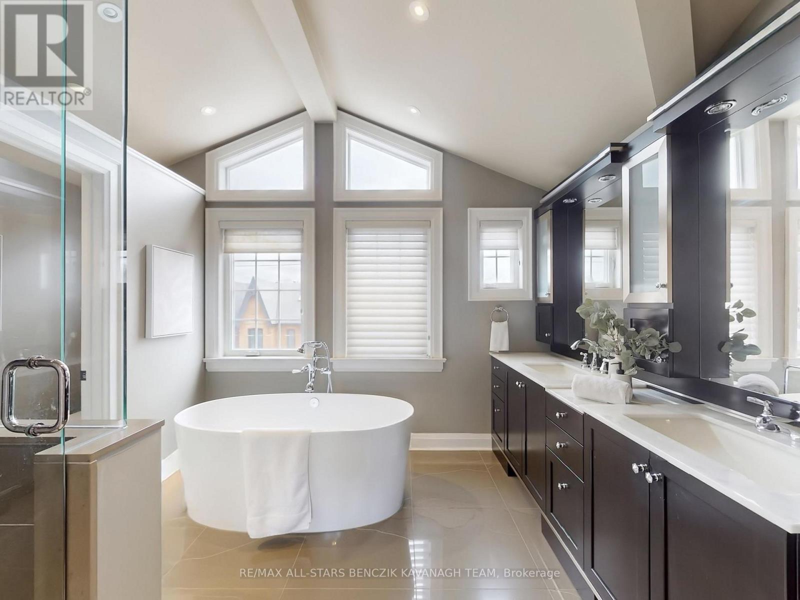 128 Annette Street, Toronto, Ontario  M6P 1P2 - Photo 24 - W12996808