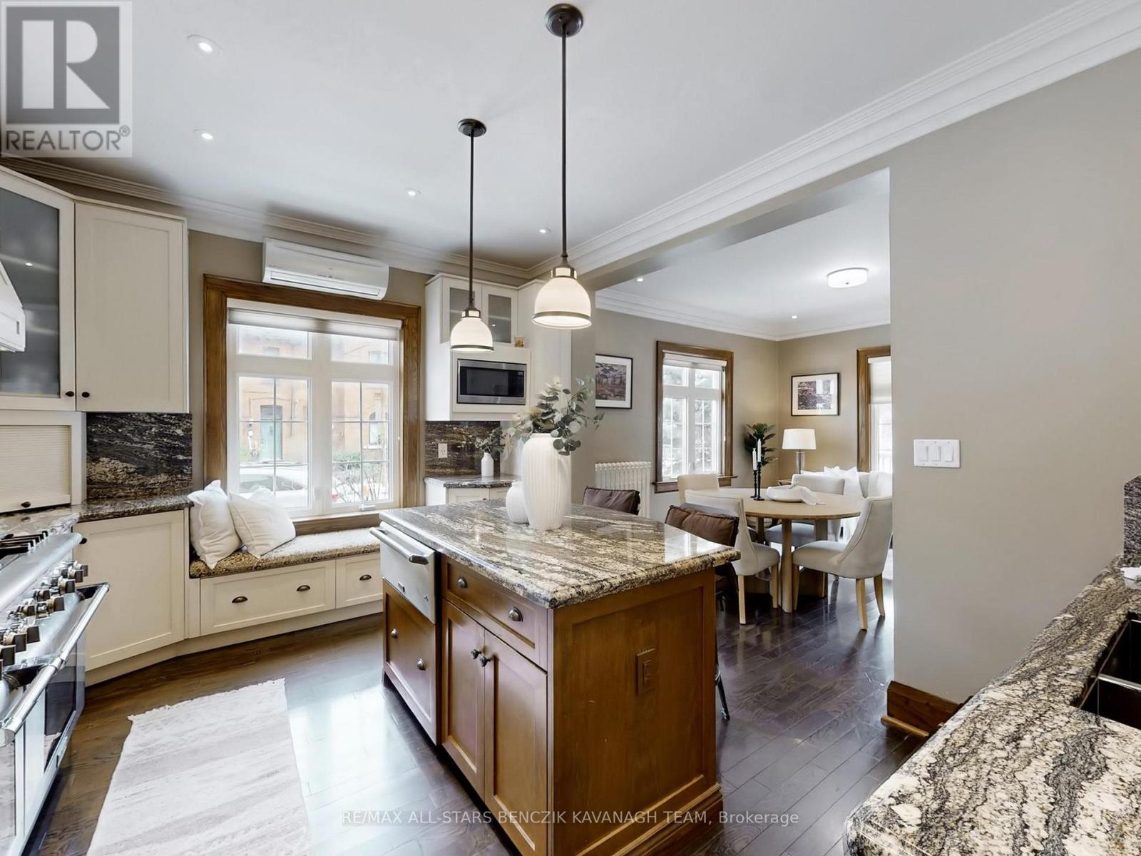 128 Annette Street, Toronto, Ontario  M6P 1P2 - Photo 8 - W12996808