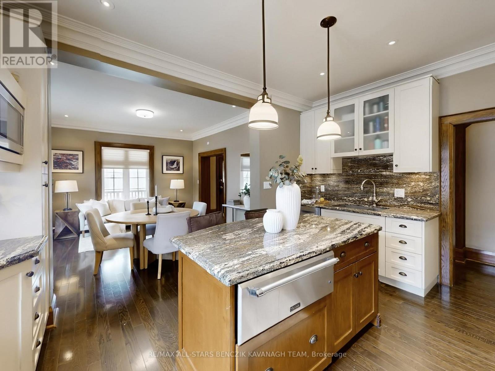 128 Annette Street, Toronto, Ontario  M6P 1P2 - Photo 9 - W12996808