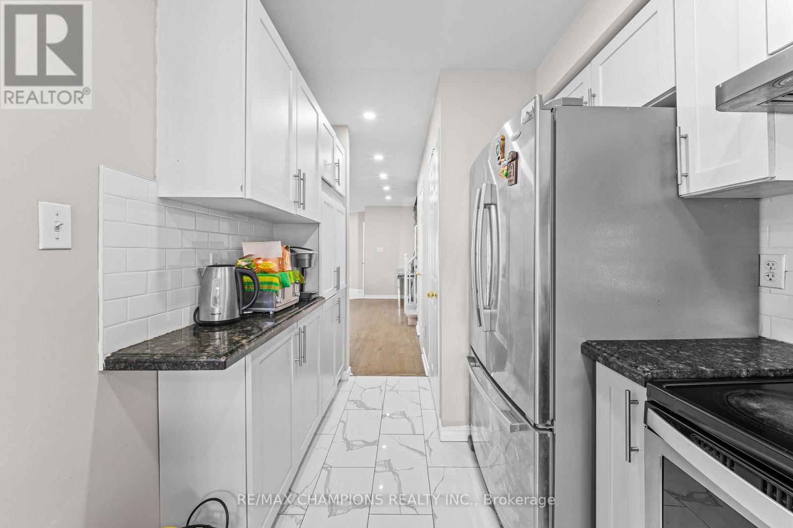 125 Tiller Trail, Brampton, Ontario  L6X 4S9 - Photo 10 - W12996816