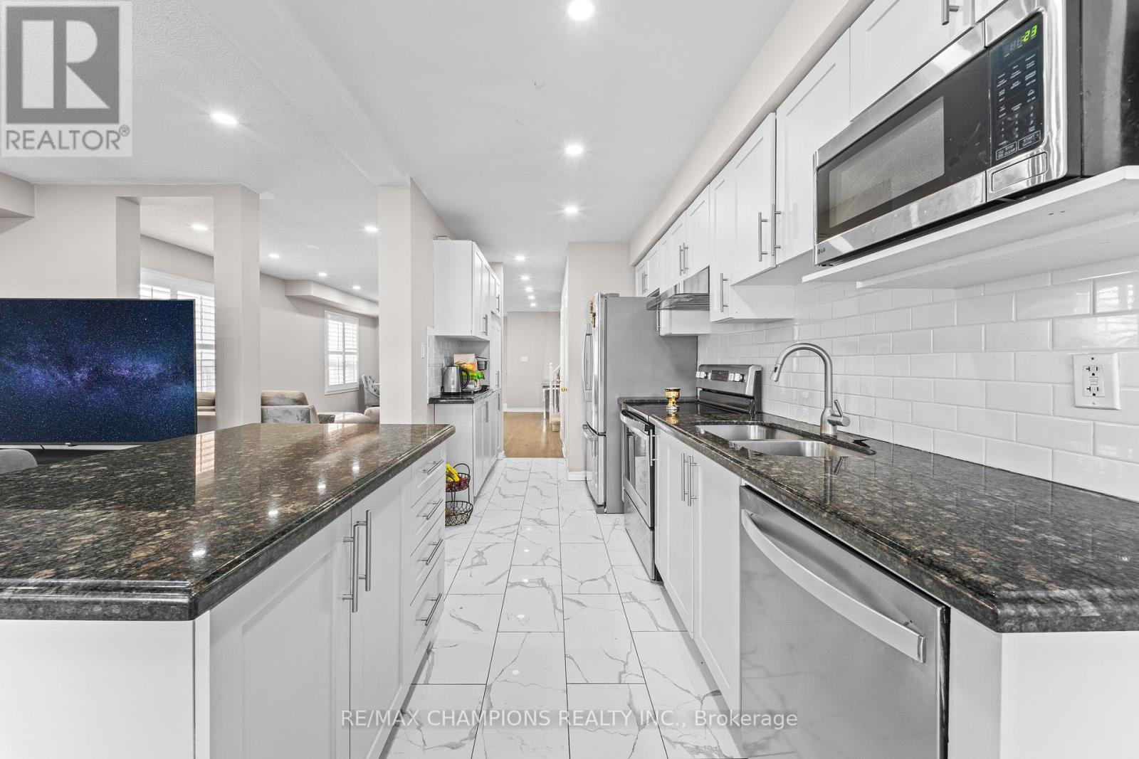 125 Tiller Trail, Brampton, Ontario  L6X 4S9 - Photo 11 - W12996816