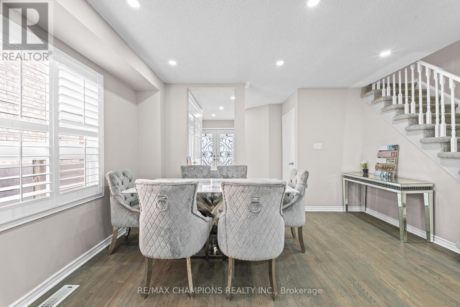 125 Tiller Trail, Brampton, Ontario  L6X 4S9 - Photo 6 - W12996816