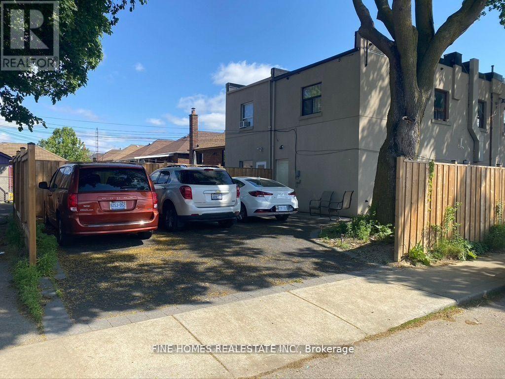 1762 Keele Street, Toronto, Ontario  M6M 3X1 - Photo 3 - W12996818