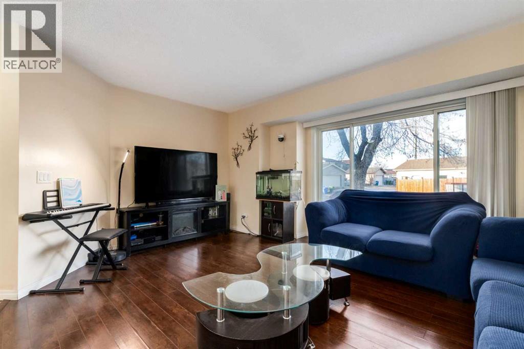 150 Martinbrook Road Ne, Calgary, Alberta  T3J 3E3 - Photo 4 - A2285710