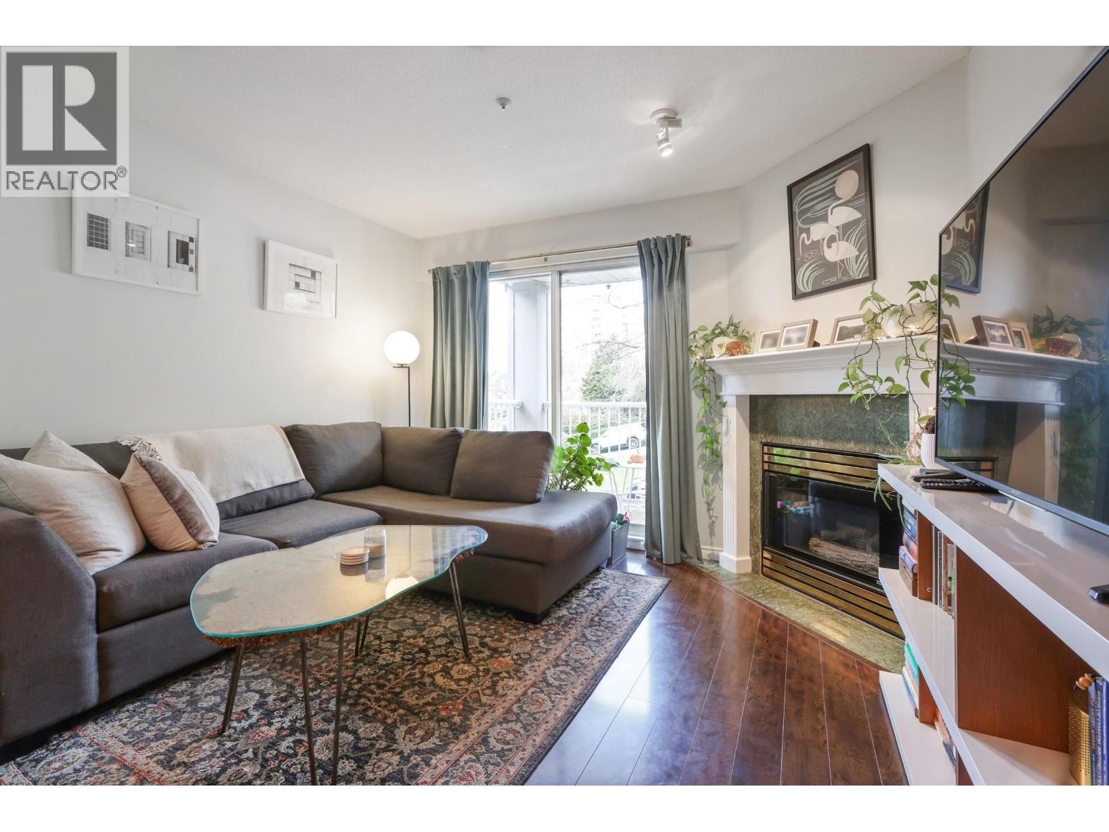 304 135 Eleventh Street, New Westminster, British Columbia  V3M 4C7 - Photo 2 - R3110773