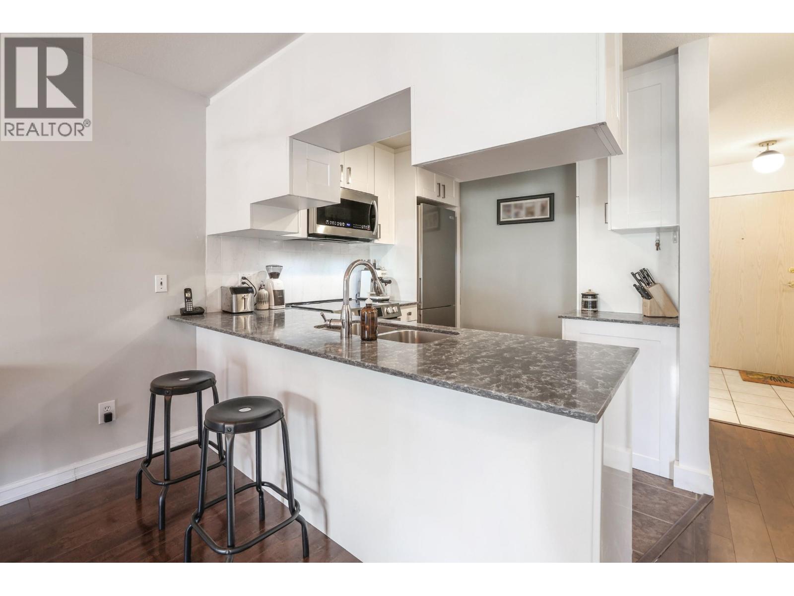 304 135 Eleventh Street, New Westminster, British Columbia  V3M 4C7 - Photo 5 - R3110773