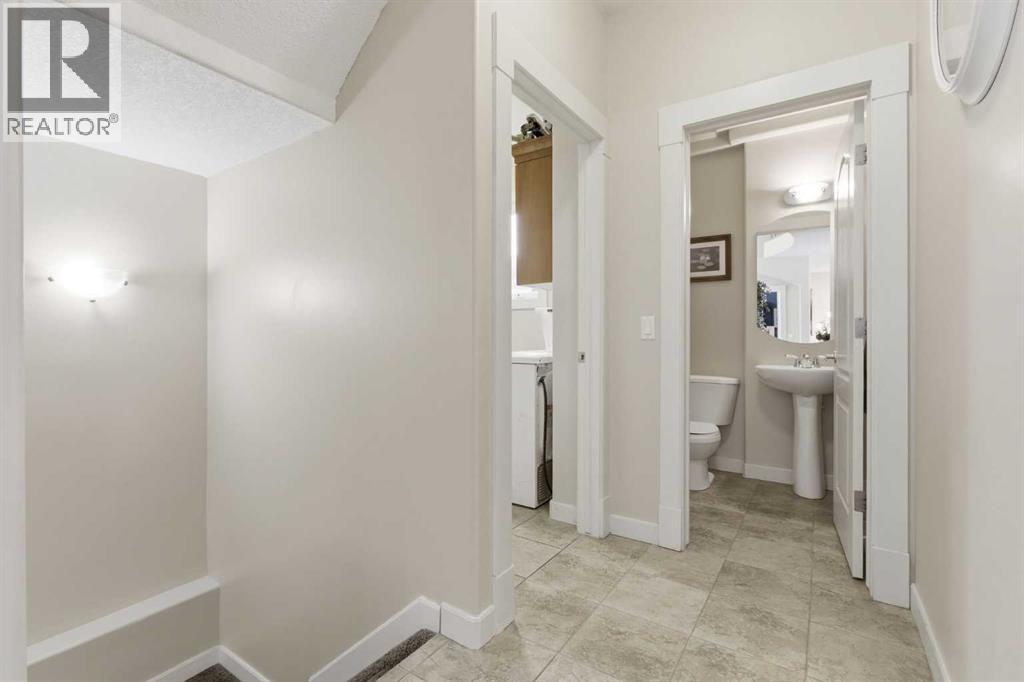 16 Drake Landing Road, Okotoks, Alberta  T1S 2M2 - Photo 18 - A2299793