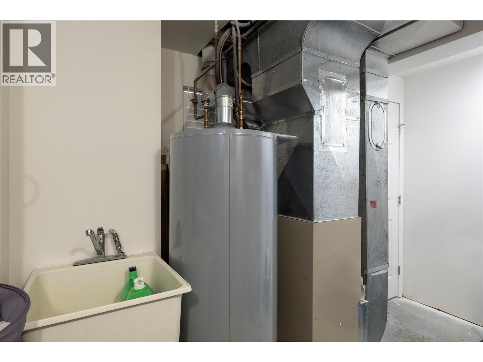 1601 37th Street, Vernon, British Columbia  V1T 6G2 - Photo 26 - 10379536