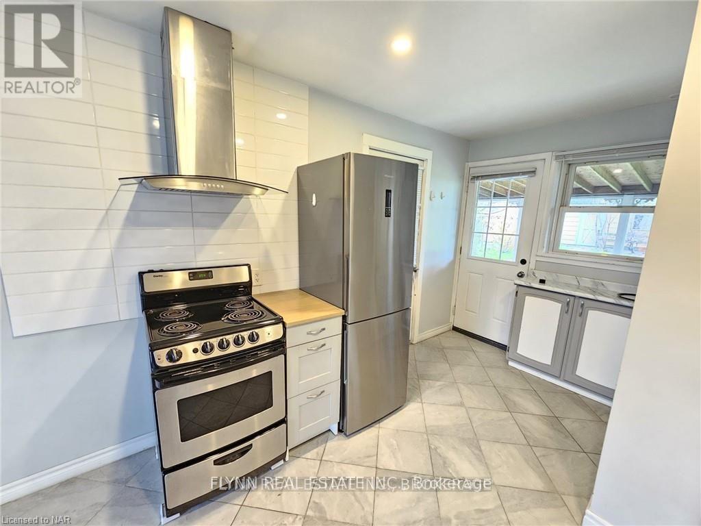 2 - 99 GOLDEN BOULEVARD, Welland, Ontario