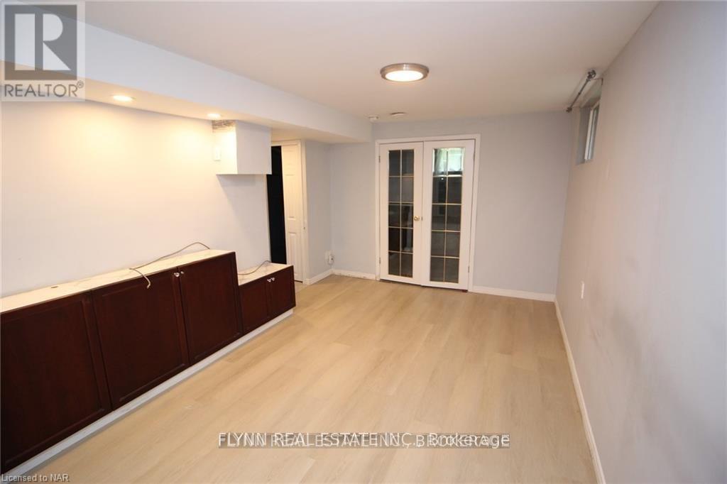 2 - 99 Golden Boulevard, Welland, Ontario  L3B 1H8 - Photo 9 - X12996494