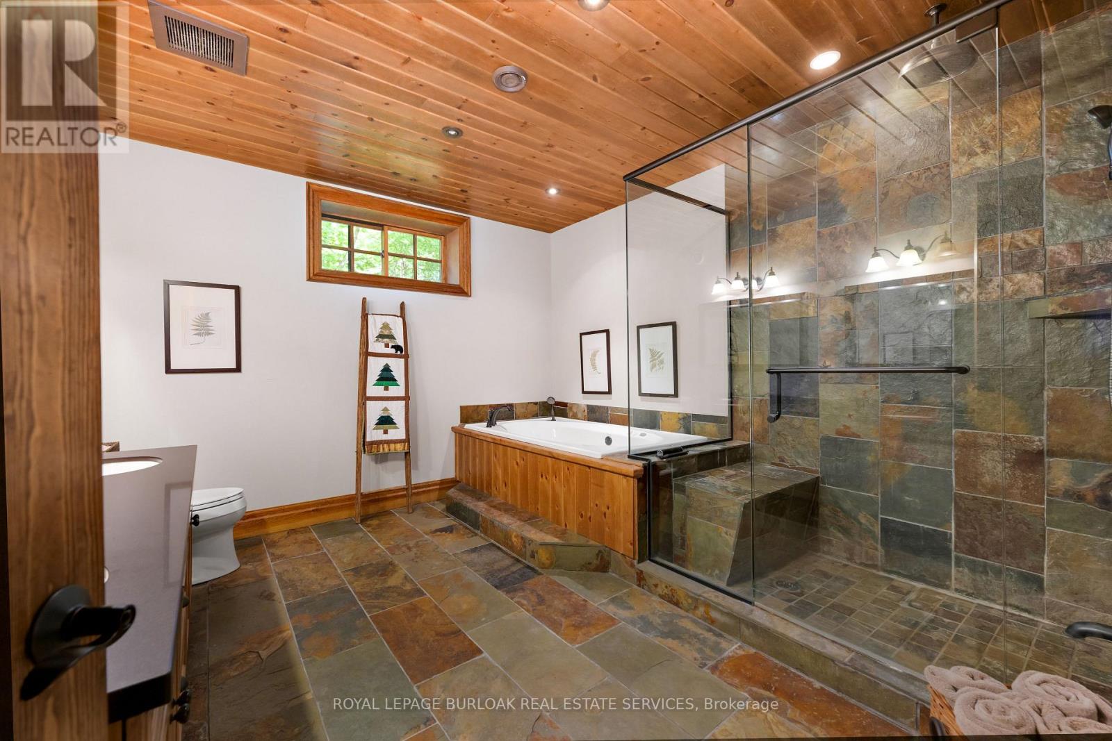 990 Haskett's Drive, Georgian Bay (Baxter), Ontario  L0K 1S0 - Photo 40 - X12996524