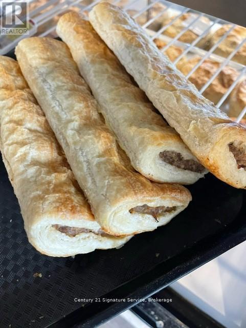 5096 Montrose Road, Niagara Falls, Ontario  L2H 1K5 - Photo 4 - X12996586