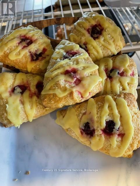 5096 Montrose Road, Niagara Falls, Ontario  L2H 1K5 - Photo 5 - X12996586