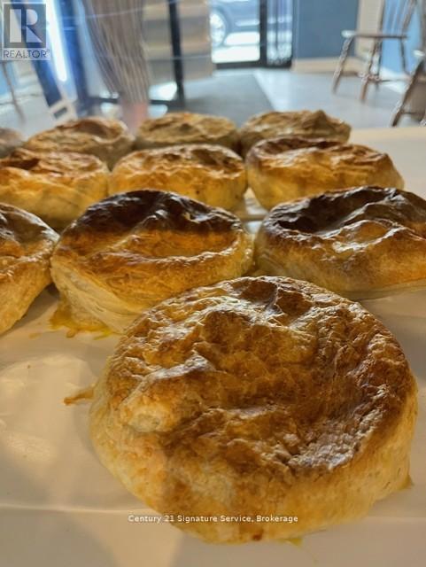 5096 Montrose Road, Niagara Falls, Ontario  L2H 1K5 - Photo 9 - X12996586