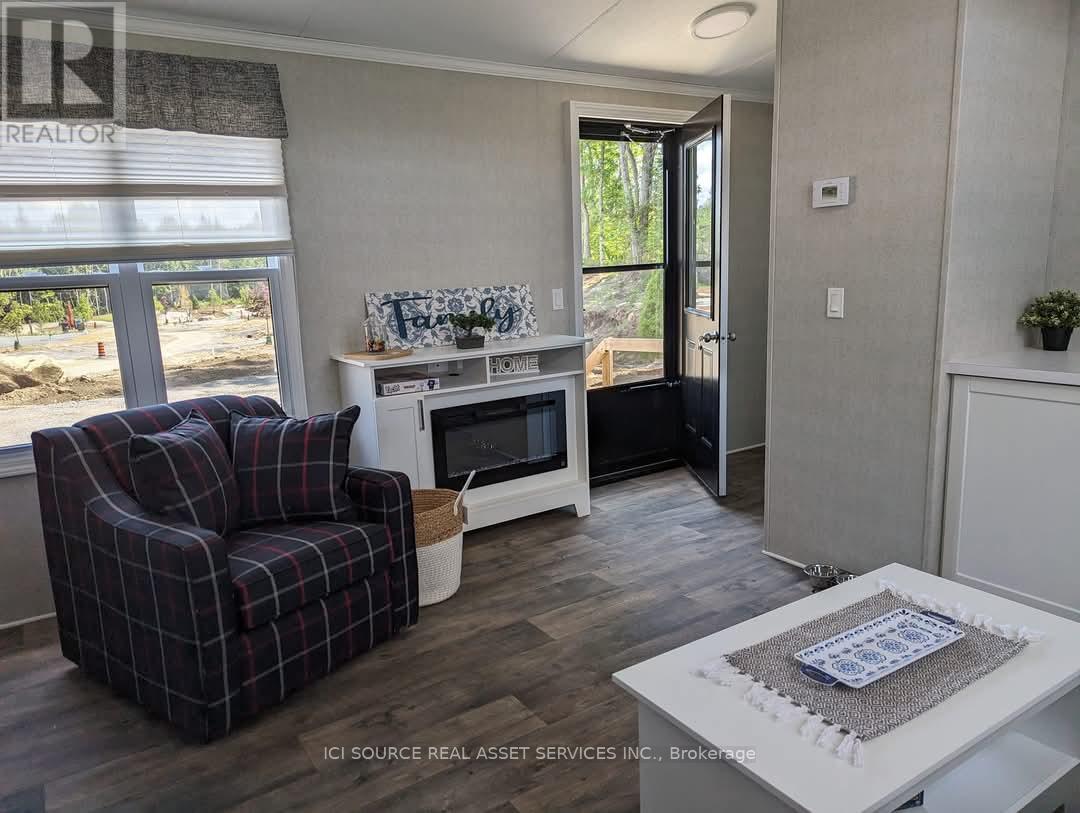 Lkr036 - 1047 Bonnie Lake Camp Road, Bracebridge, Ontario  P1L 1W9 - Photo 2 - X12996612