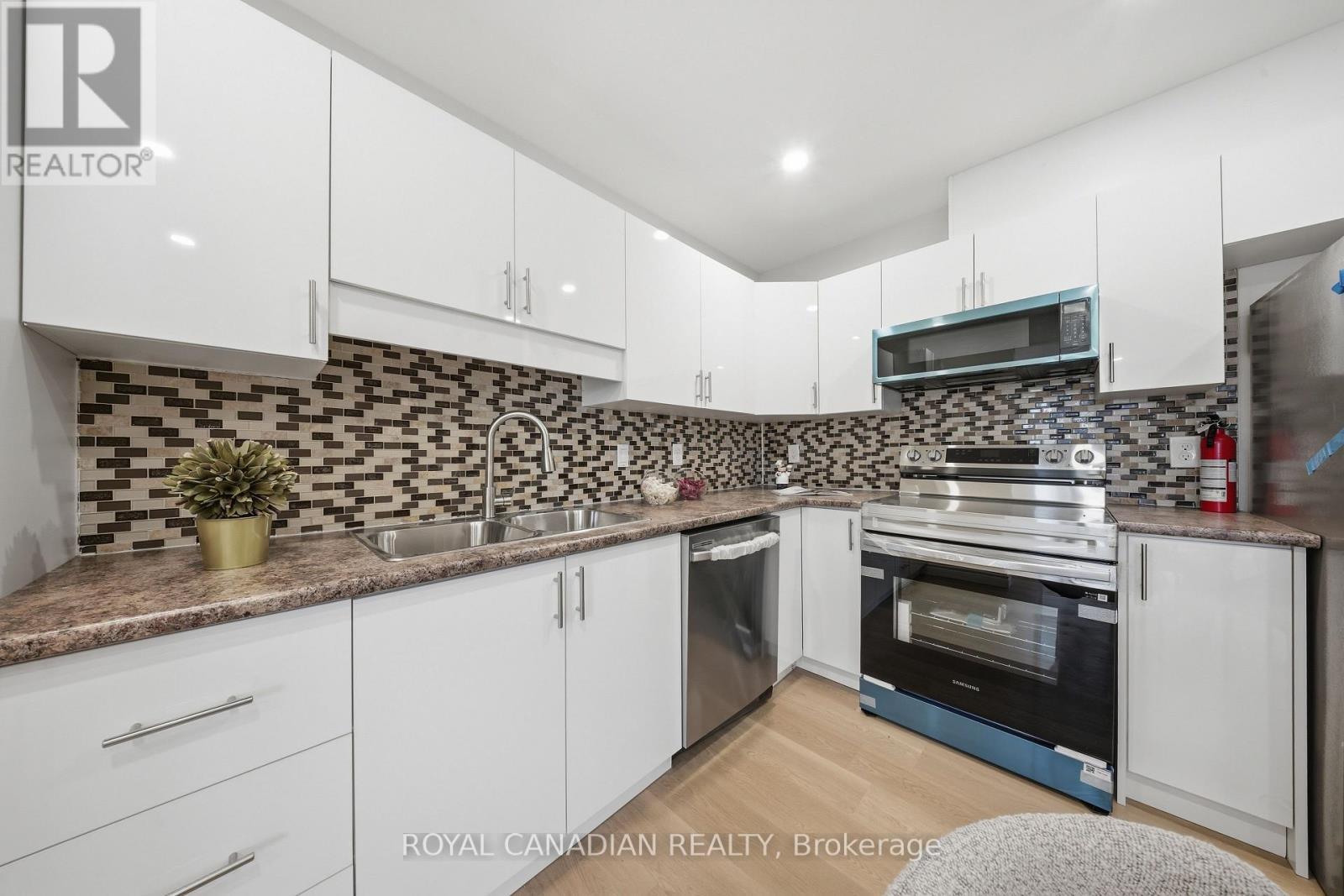 1496 Franklin Boulevard, Cambridge, Ontario  N3C 3L5 - Photo 12 - X12996658