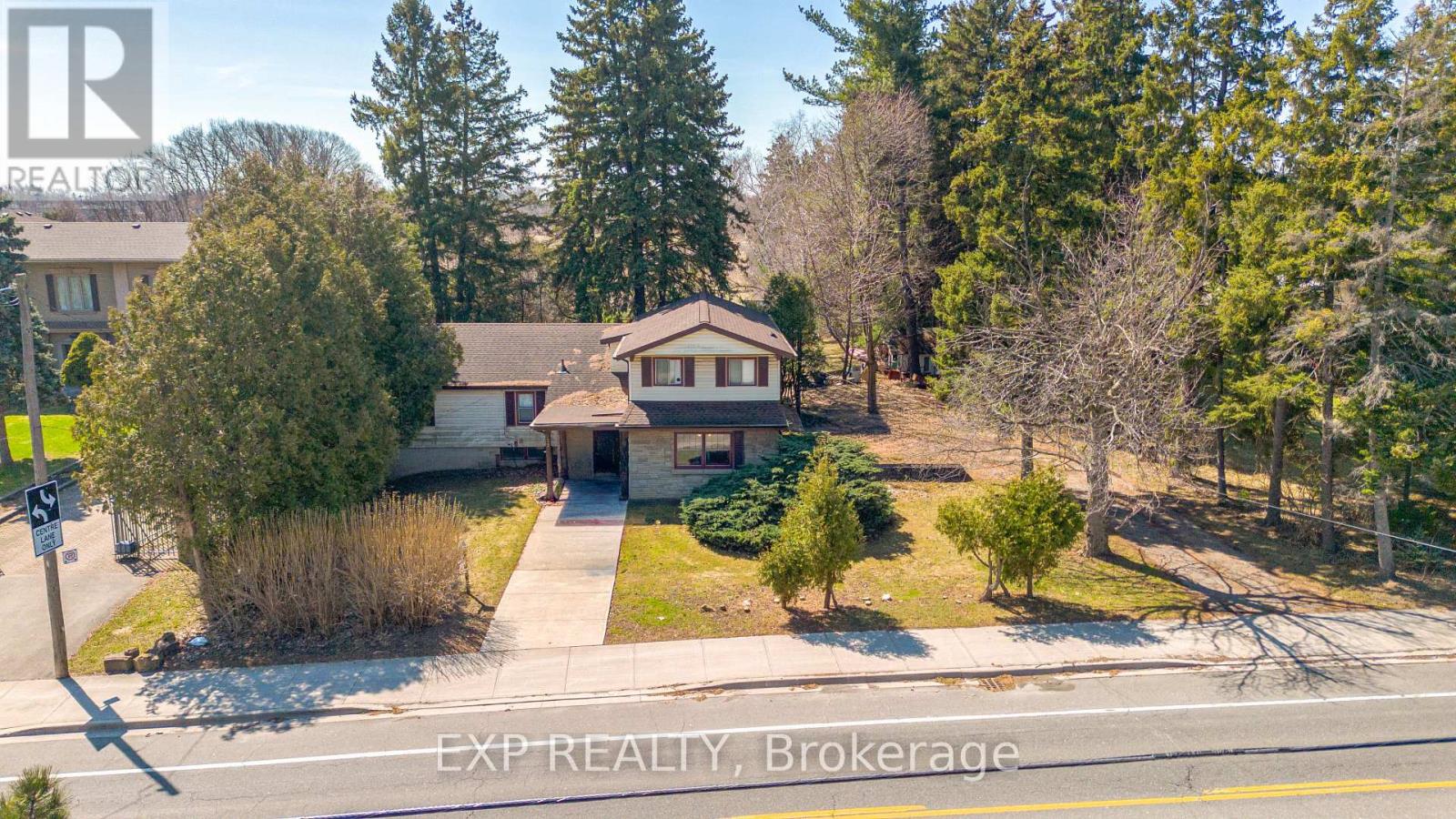 227 Stone Church Road W, Hamilton, Ontario  L9B 1A2 - Photo 3 - X12996664