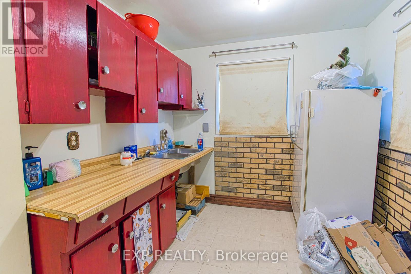 227 Stone Church Road W, Hamilton, Ontario  L9B 1A2 - Photo 8 - X12996664