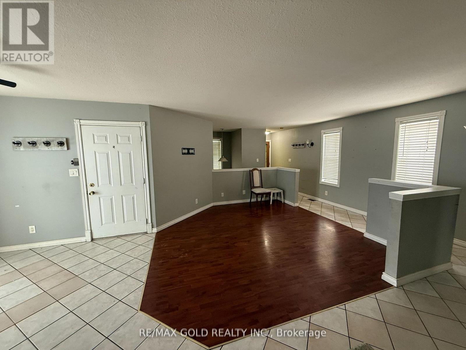 Main - 24 Eastwood Drive, Welland, Ontario  L3C 6W4 - Photo 10 - X12996670