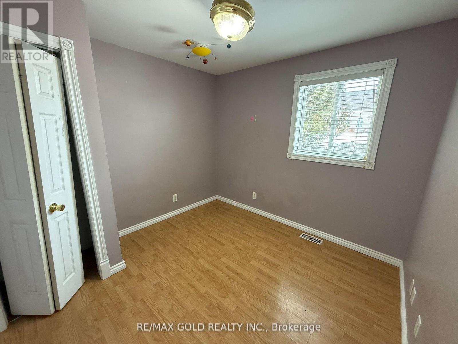 Main - 24 Eastwood Drive, Welland, Ontario  L3C 6W4 - Photo 5 - X12996670