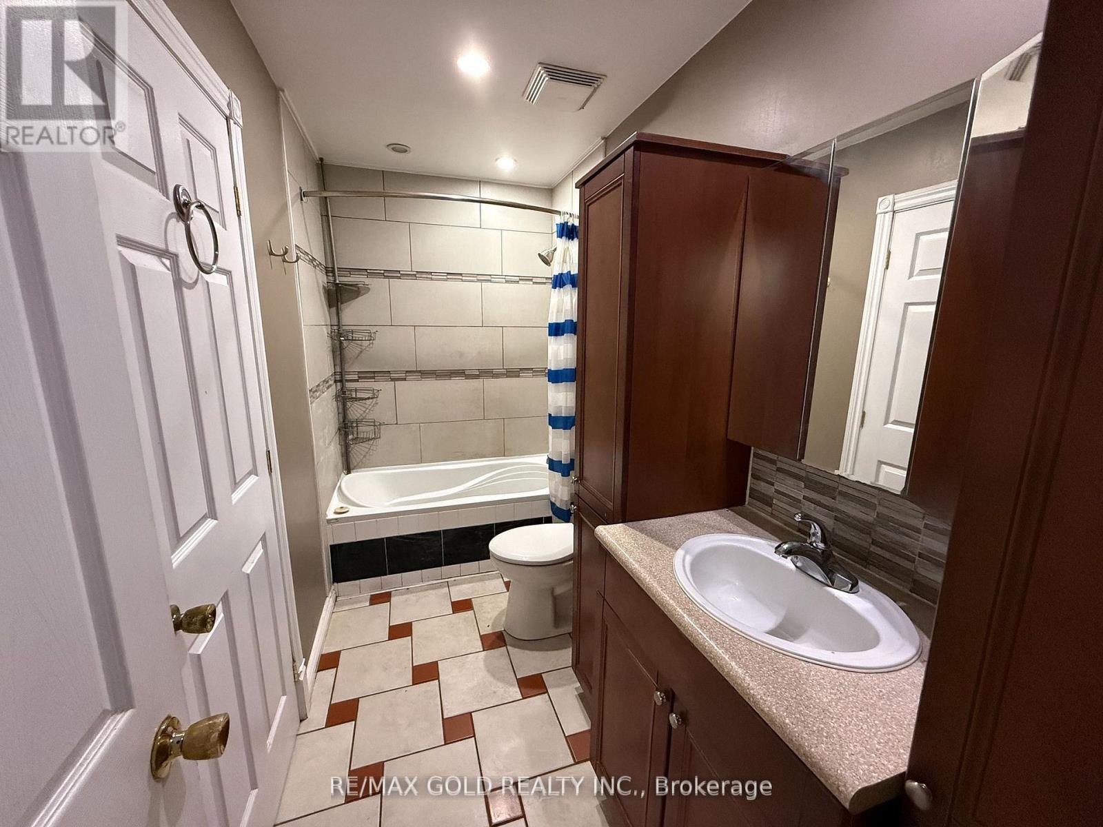 Main - 24 Eastwood Drive, Welland, Ontario  L3C 6W4 - Photo 7 - X12996670