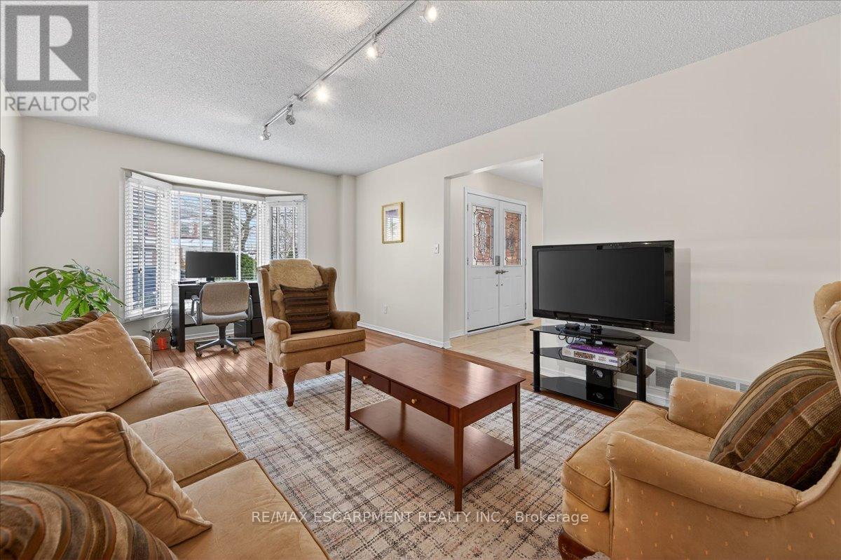 54 Goldcrest Drive, Hamilton, Ontario  L8G 4T6 - Photo 14 - X12996806