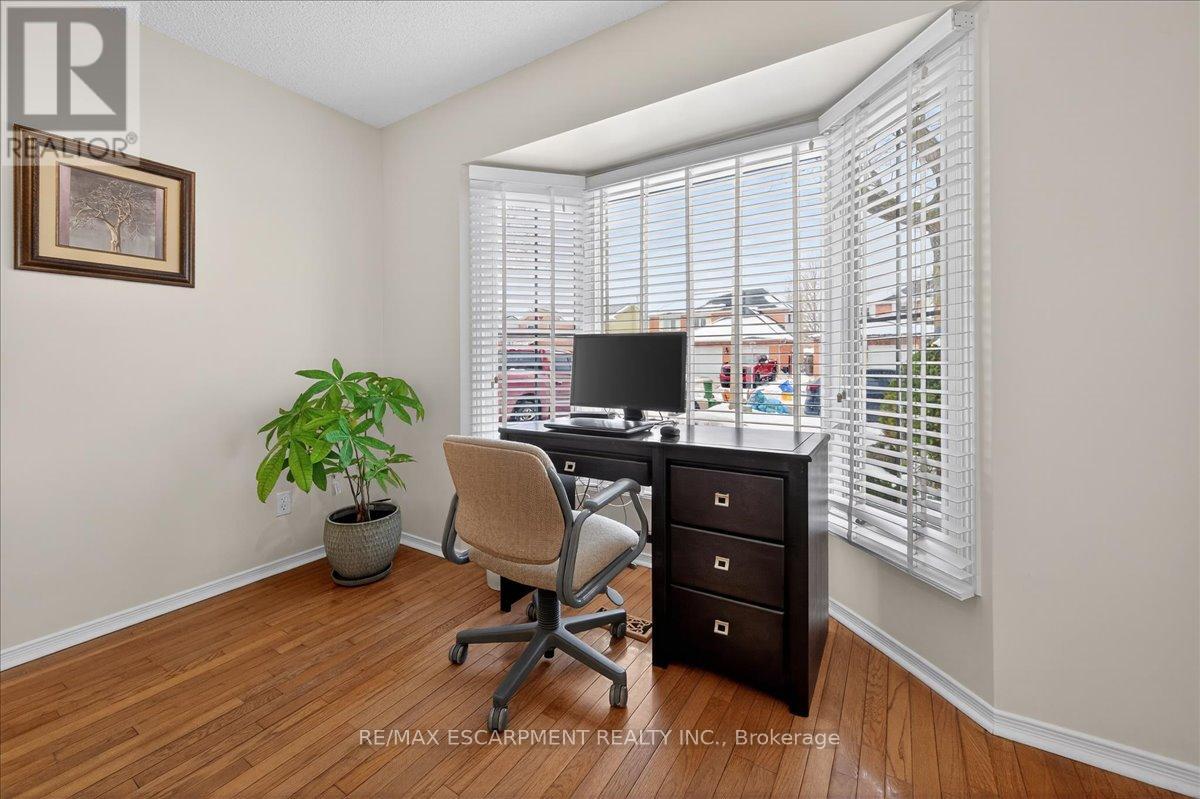 54 Goldcrest Drive, Hamilton, Ontario  L8G 4T6 - Photo 15 - X12996806