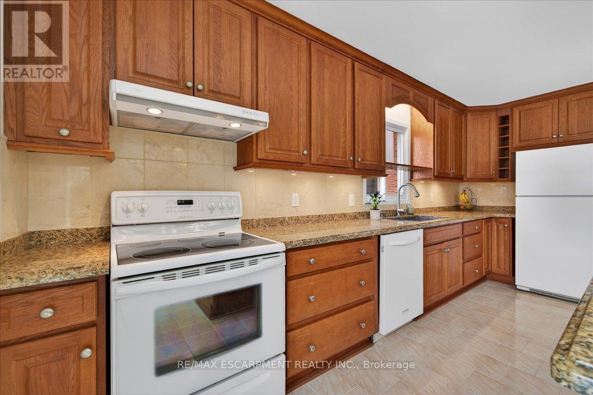 54 Goldcrest Drive, Hamilton, Ontario  L8G 4T6 - Photo 19 - X12996806