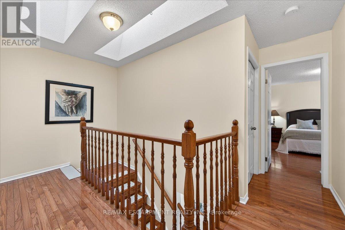 54 Goldcrest Drive, Hamilton, Ontario  L8G 4T6 - Photo 23 - X12996806