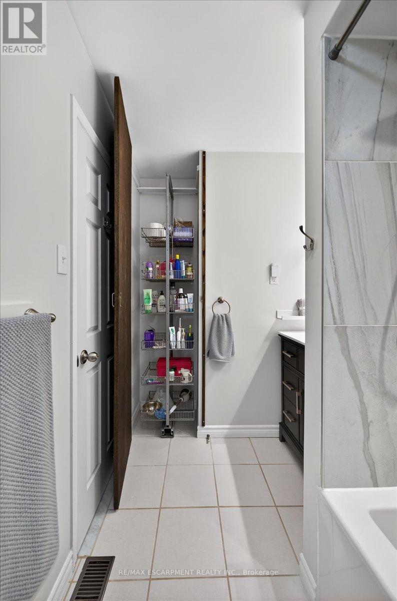 54 Goldcrest Drive, Hamilton, Ontario  L8G 4T6 - Photo 29 - X12996806