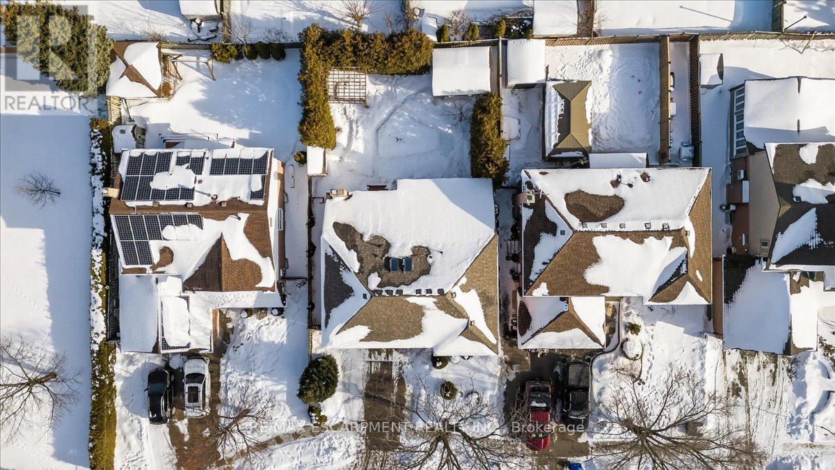 54 Goldcrest Drive, Hamilton, Ontario  L8G 4T6 - Photo 4 - X12996806