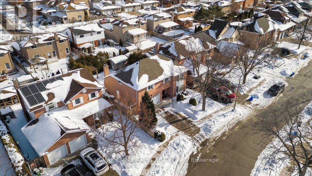 54 Goldcrest Drive, Hamilton, Ontario  L8G 4T6 - Photo 6 - X12996806