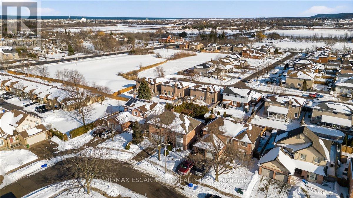 54 Goldcrest Drive, Hamilton, Ontario  L8G 4T6 - Photo 8 - X12996806