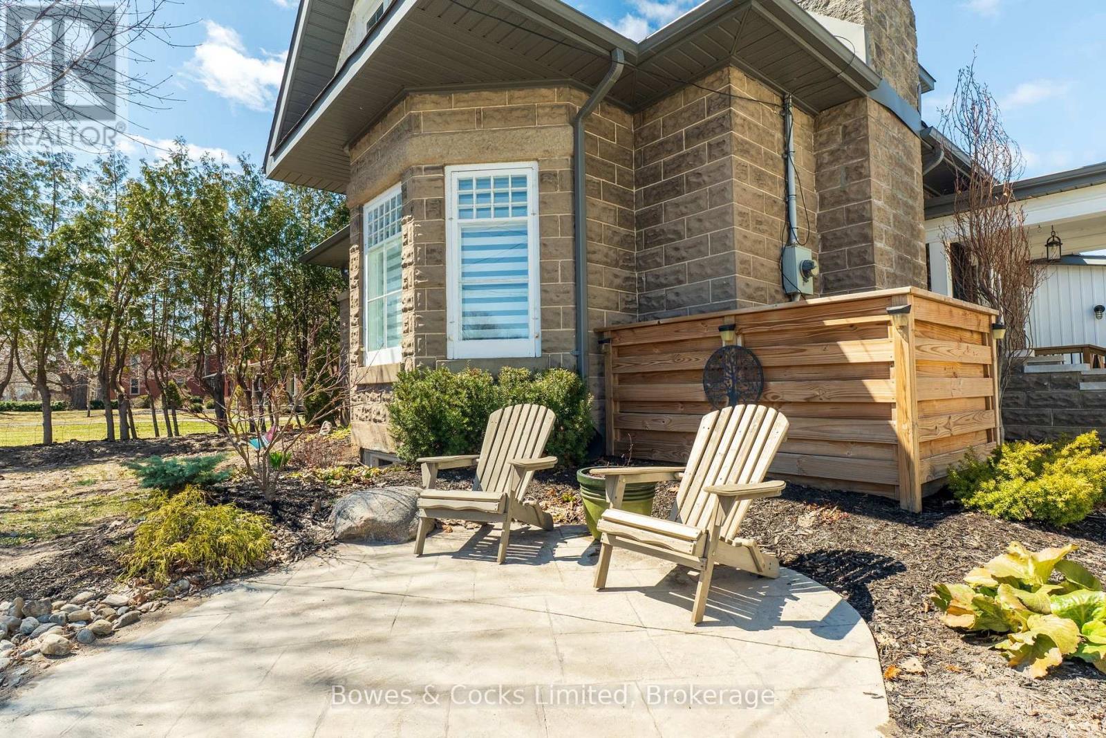 82 Queen Street, Selwyn, Ontario  K0L 2H0 - Photo 6 - X12994740