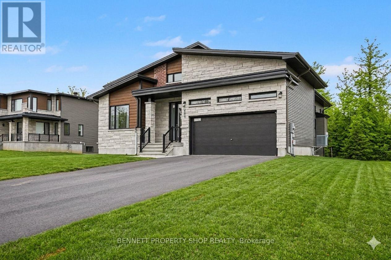 111 FRANK FISHER CRESCENT, Mississippi Mills, Ontario