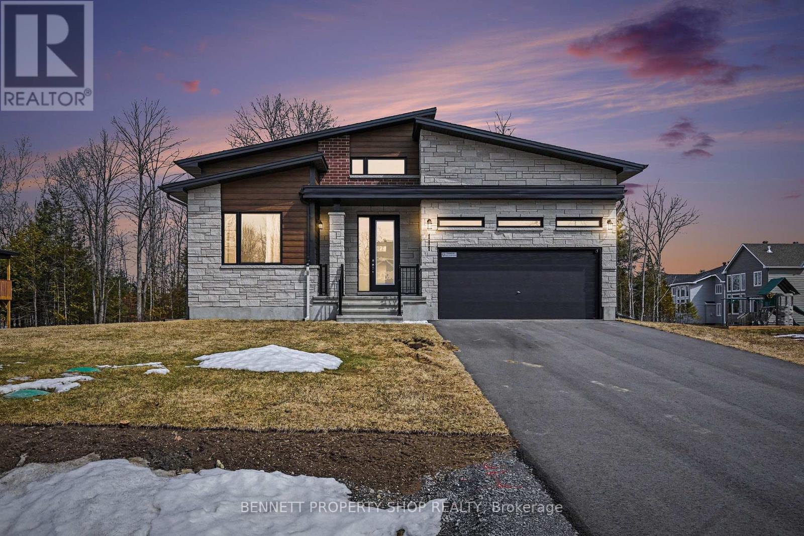 111 Frank Fisher Crescent, Mississippi Mills, Ontario  K0A 1A0 - Photo 16 - X12966318