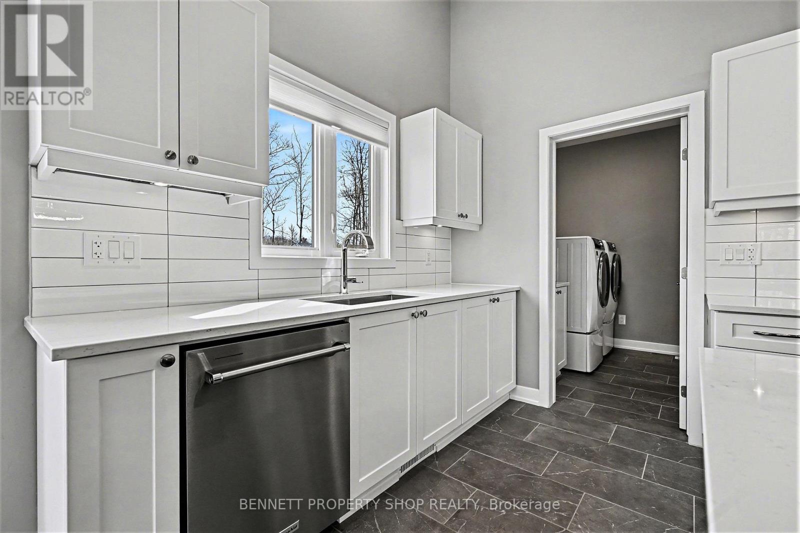 111 Frank Fisher Crescent, Mississippi Mills, Ontario  K0A 1A0 - Photo 6 - X12966318