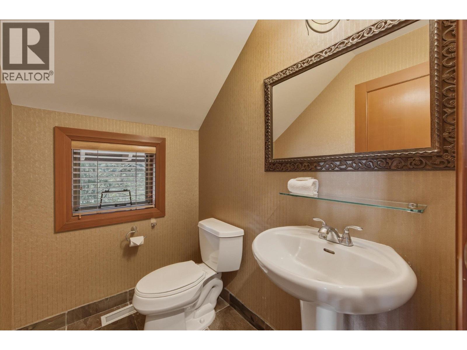 4827 Casabella Crescent, Whistler, British Columbia  V8E 0Z4 - Photo 11 - R3111098