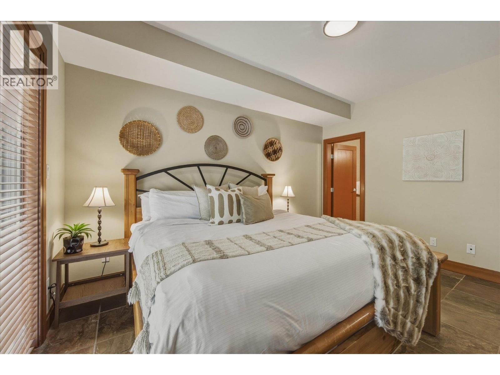 4827 Casabella Crescent, Whistler, British Columbia  V8E 0Z4 - Photo 16 - R3111098