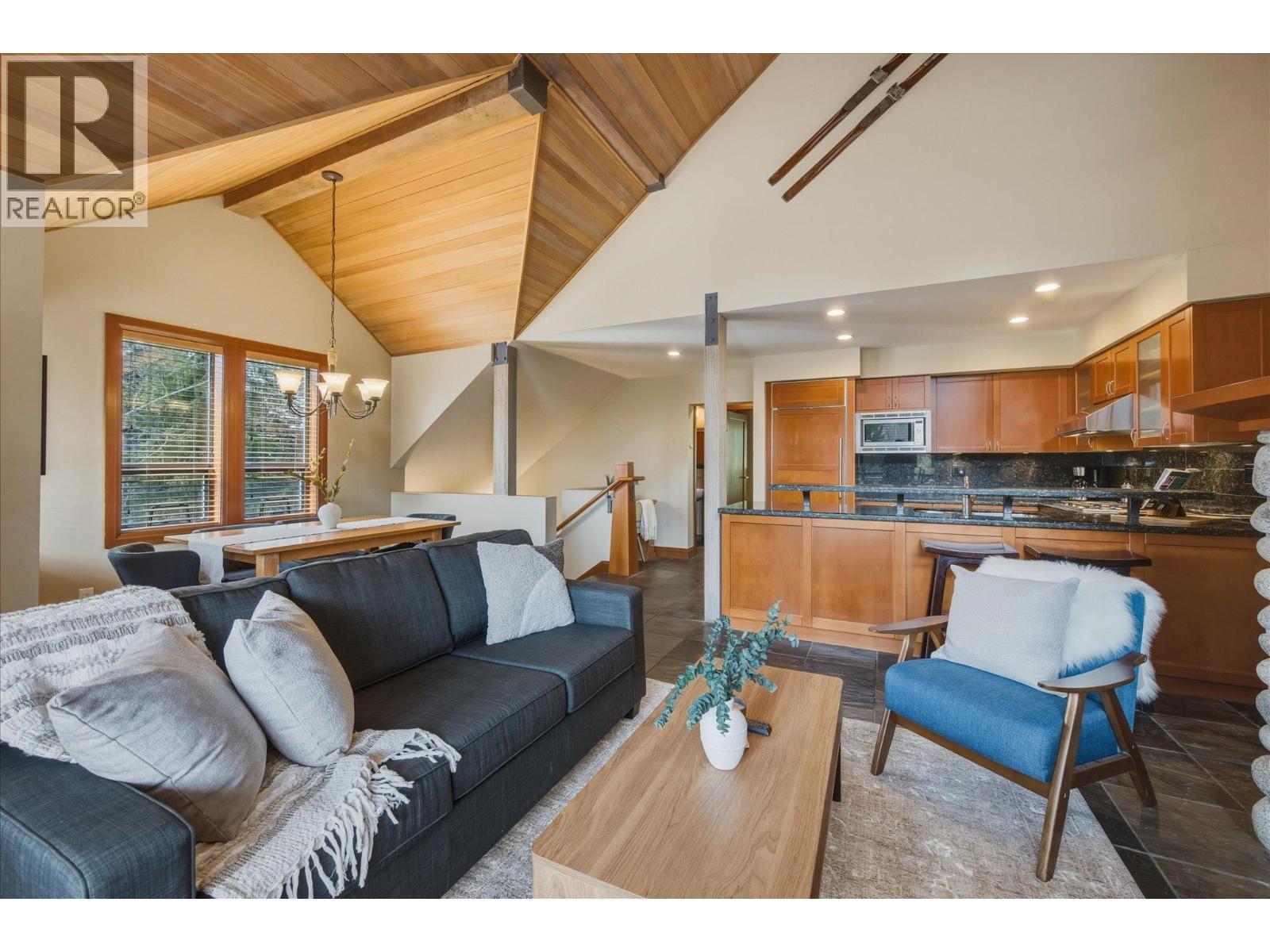 4827 Casabella Crescent, Whistler, British Columbia  V8E 0Z4 - Photo 4 - R3111098