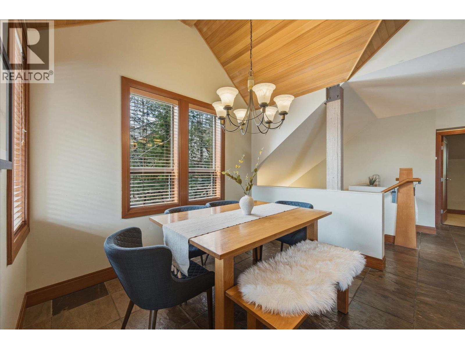 4827 Casabella Crescent, Whistler, British Columbia  V8E 0Z4 - Photo 6 - R3111098