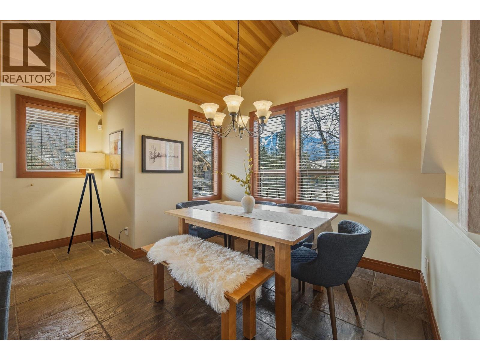 4827 Casabella Crescent, Whistler, British Columbia  V8E 0Z4 - Photo 7 - R3111098