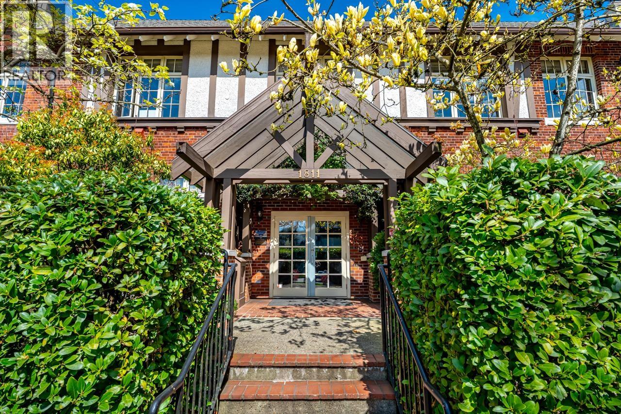 207 1811 W 16th Avenue, Vancouver, British Columbia  V6J 2M3 - Photo 3 - R3111101