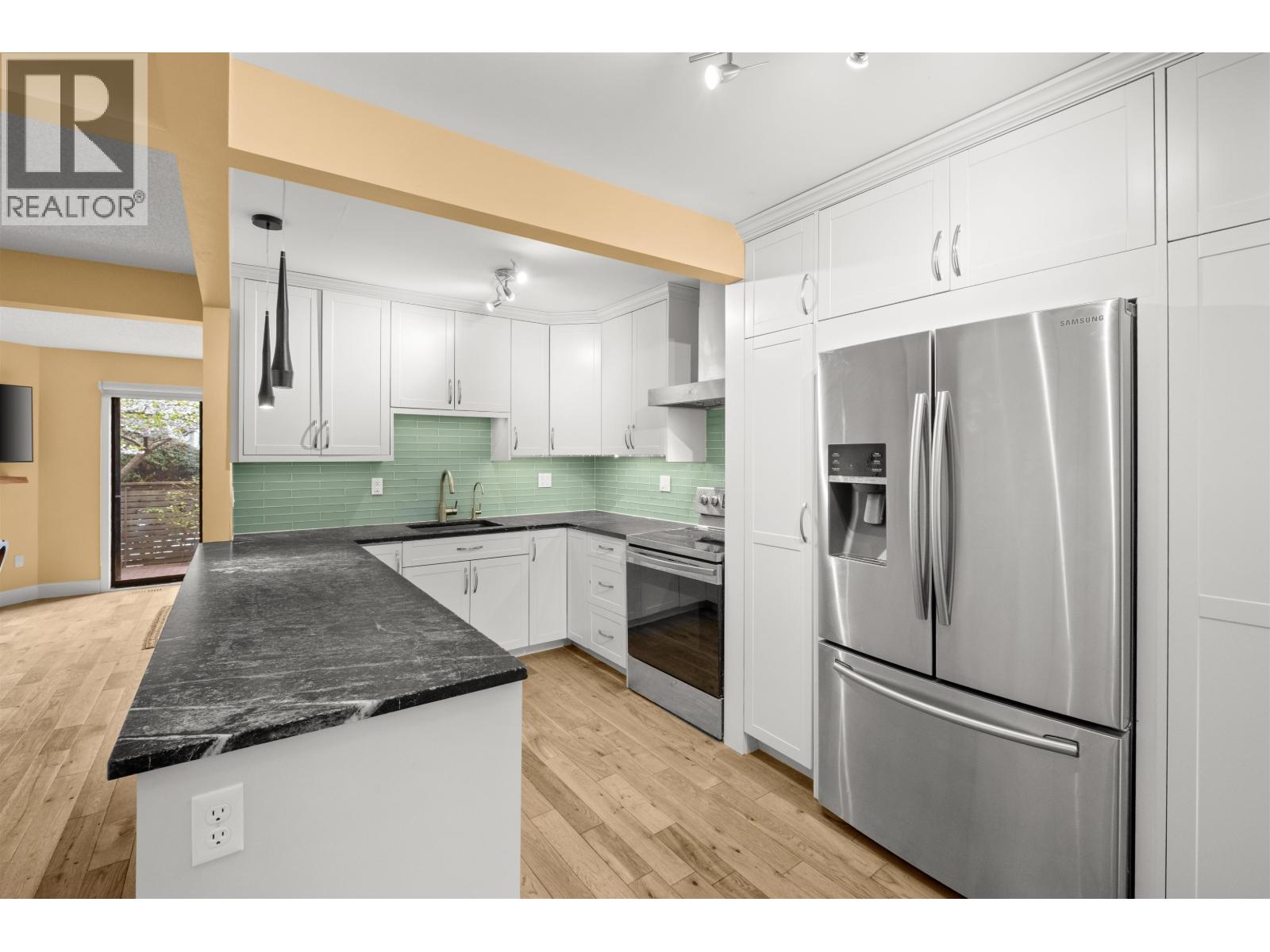 81 1930 Cedar Village Crescent, North Vancouver, British Columbia  V7J 3M5 - Photo 11 - R3111115