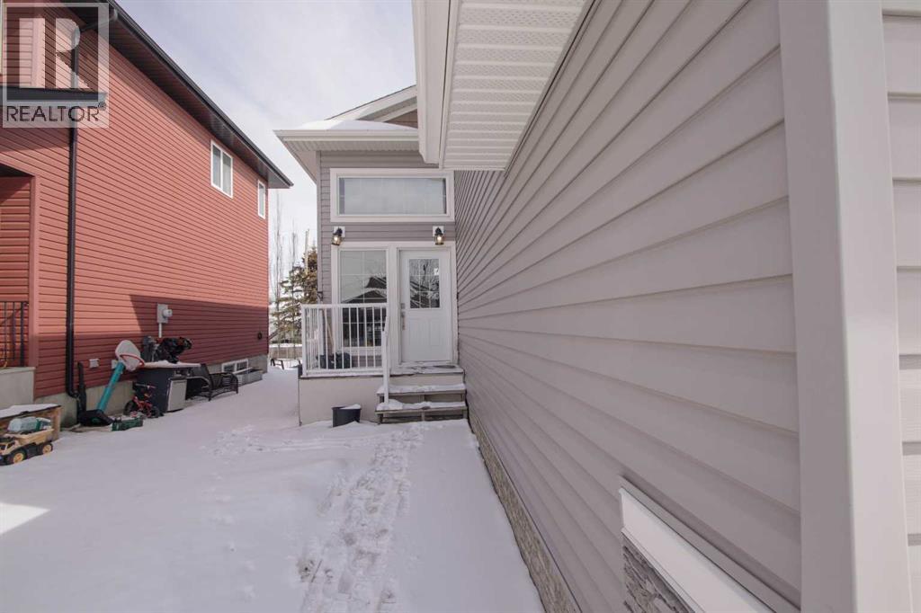 13 Southbridge Crescent, Calmar, Alberta  T0C 0V0 - Photo 3 - A2298922