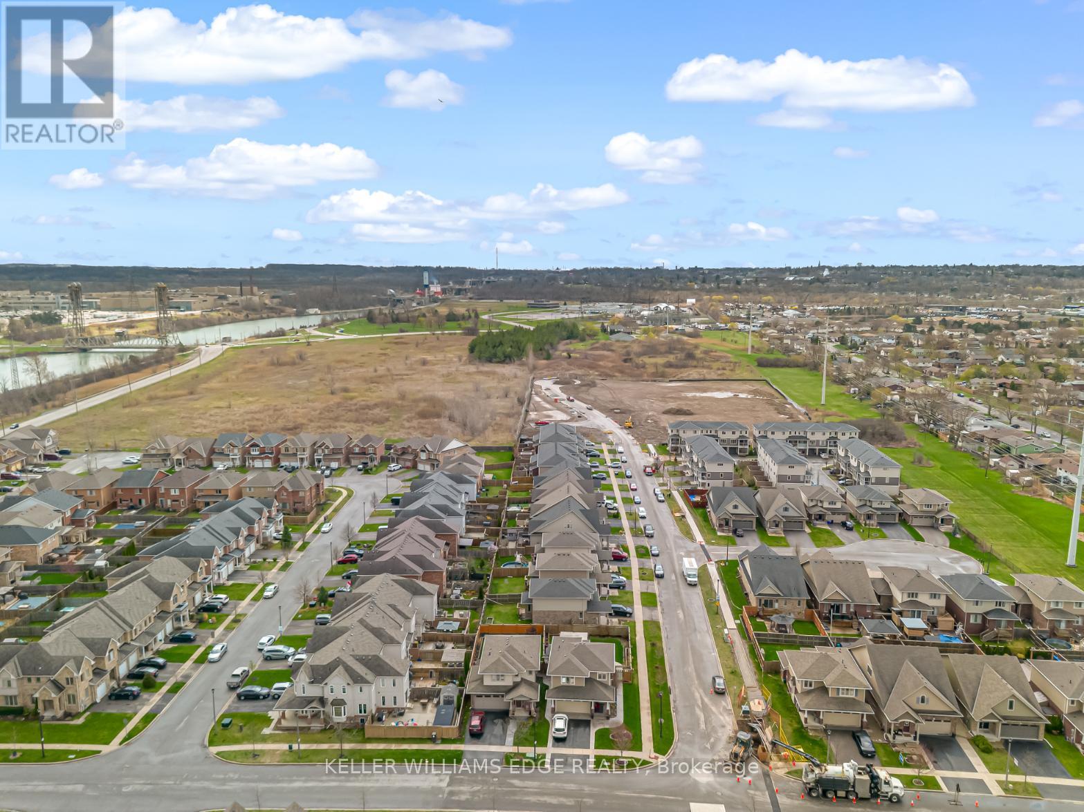 82 Oliver Lane & 4 Forestwood Drive, St. Catharines, Ontario  L2P 0E4 - Photo 2 - X12821866