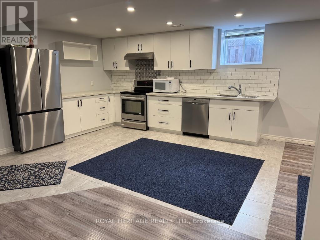 27 Wetherburn Drive, Whitby, Ontario  L1P 1M7 - Photo 4 - E12996894