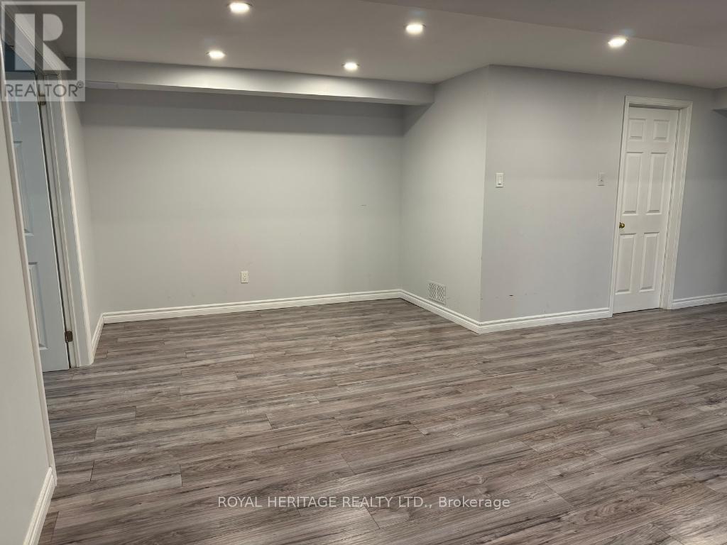 27 Wetherburn Drive, Whitby, Ontario  L1P 1M7 - Photo 7 - E12996894