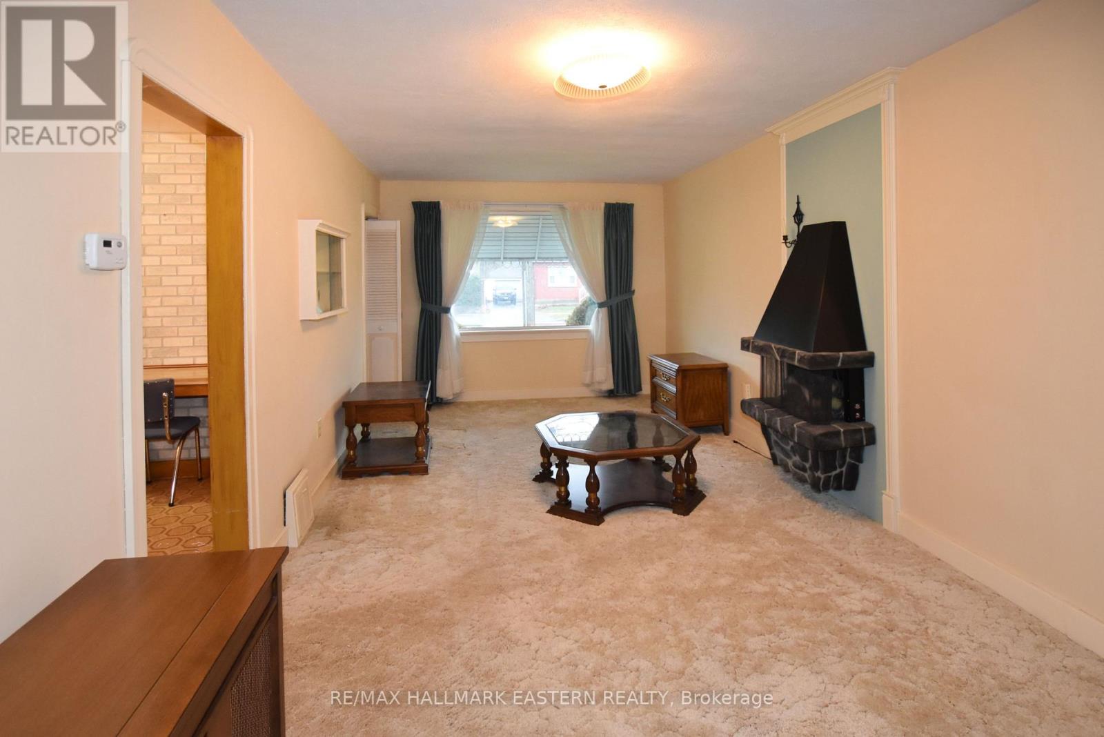 630 Cameron Street, Peterborough, Ontario  K9J 3Z8 - Photo 5 - X12996914